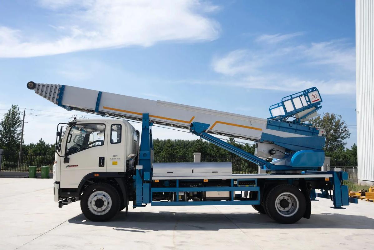 永清县云梯上料车租赁费用